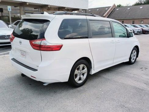 Used 2018 Toyota Sienna LE FWD image 5
