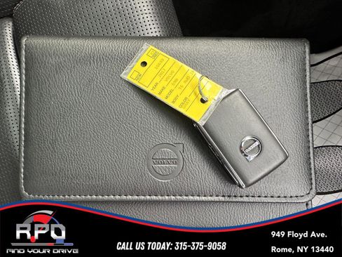 Used 2017 Volvo S90 T6 Inscription w/ Vision Package image 36