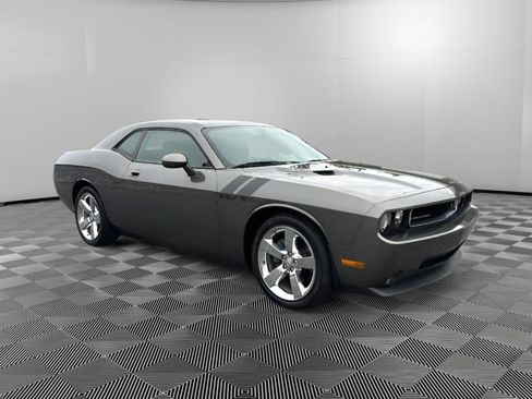 Used 2009 Dodge Challenger R/T image 2