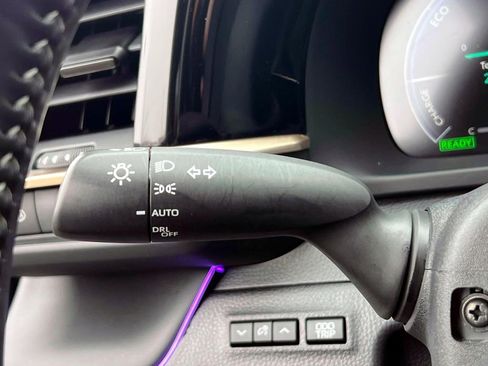 Used 2025 Toyota Crown Limited w/ Advanced Technology Package image 23