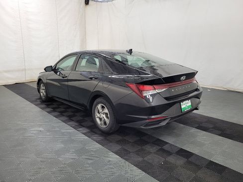 Used 2021 Hyundai Elantra SE FWD image 5