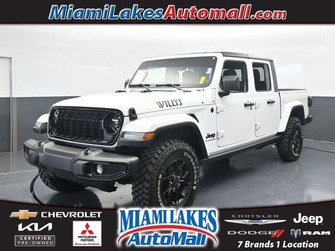 Used 2024 Jeep Gladiator Sport image 1