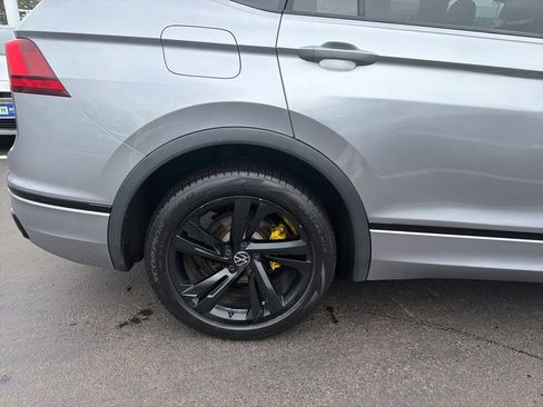 Used 2023 Volkswagen Tiguan SE R-Line image 4