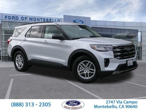 Used 2026 Ford Explorer Active w/ Active Comfort Package RWD image 1