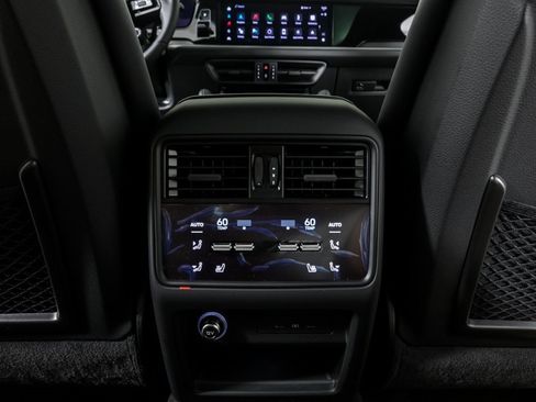 New 2025 Porsche Cayenne Coupe image 21