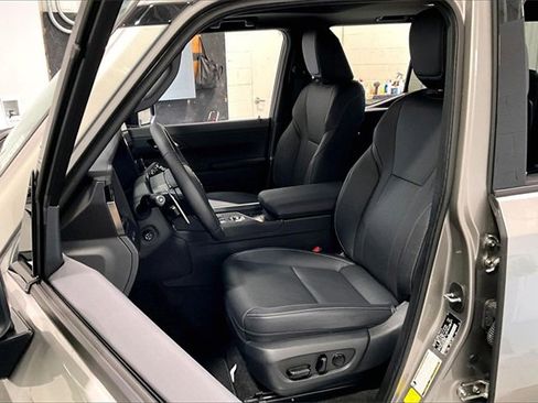 Used 2025 Lexus GX 550 image 21