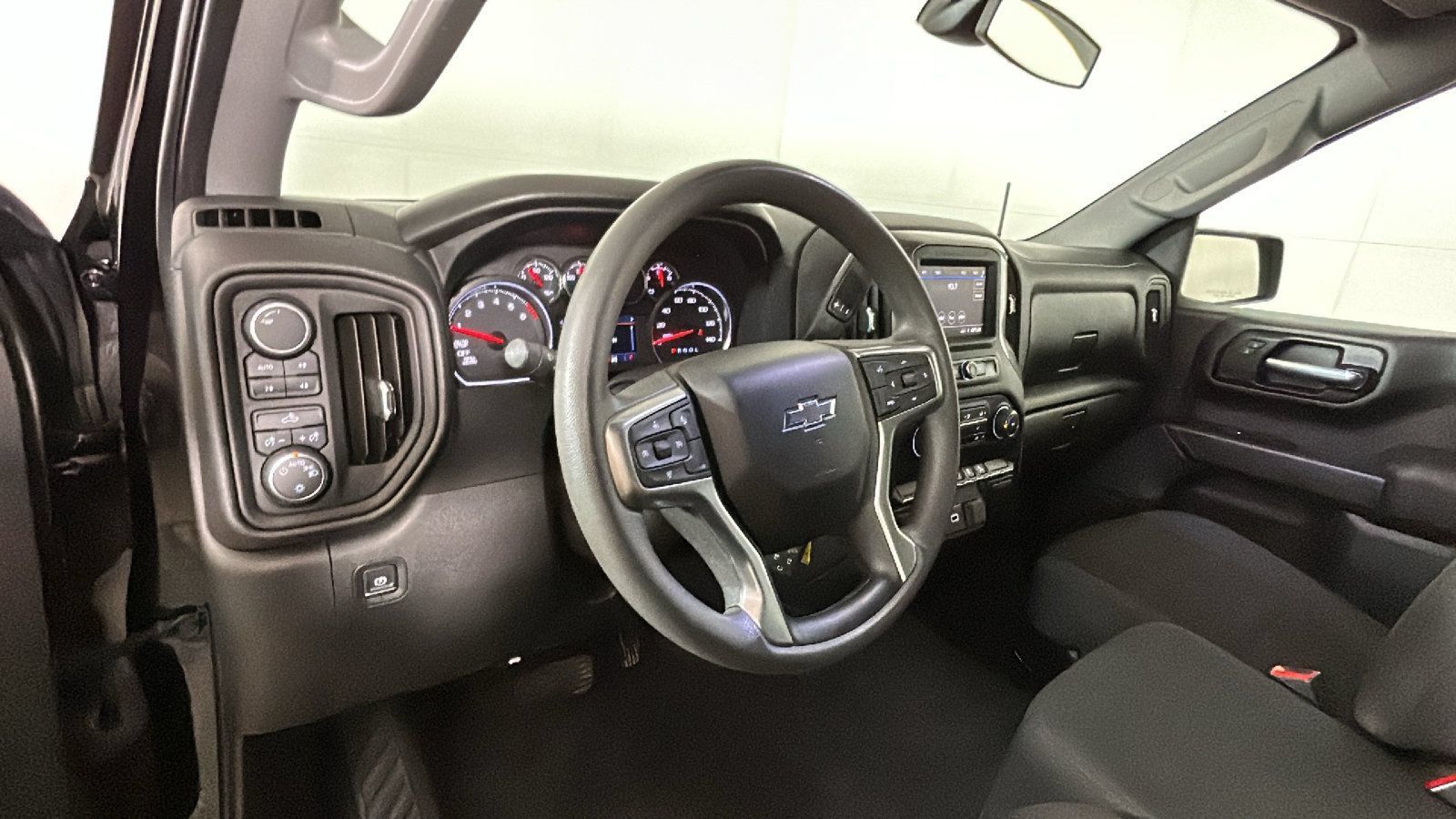 Used 2022 Chevrolet Silverado 1500 Custom Trail Boss w/ Safety Confidence Package AWD/4WD image 15