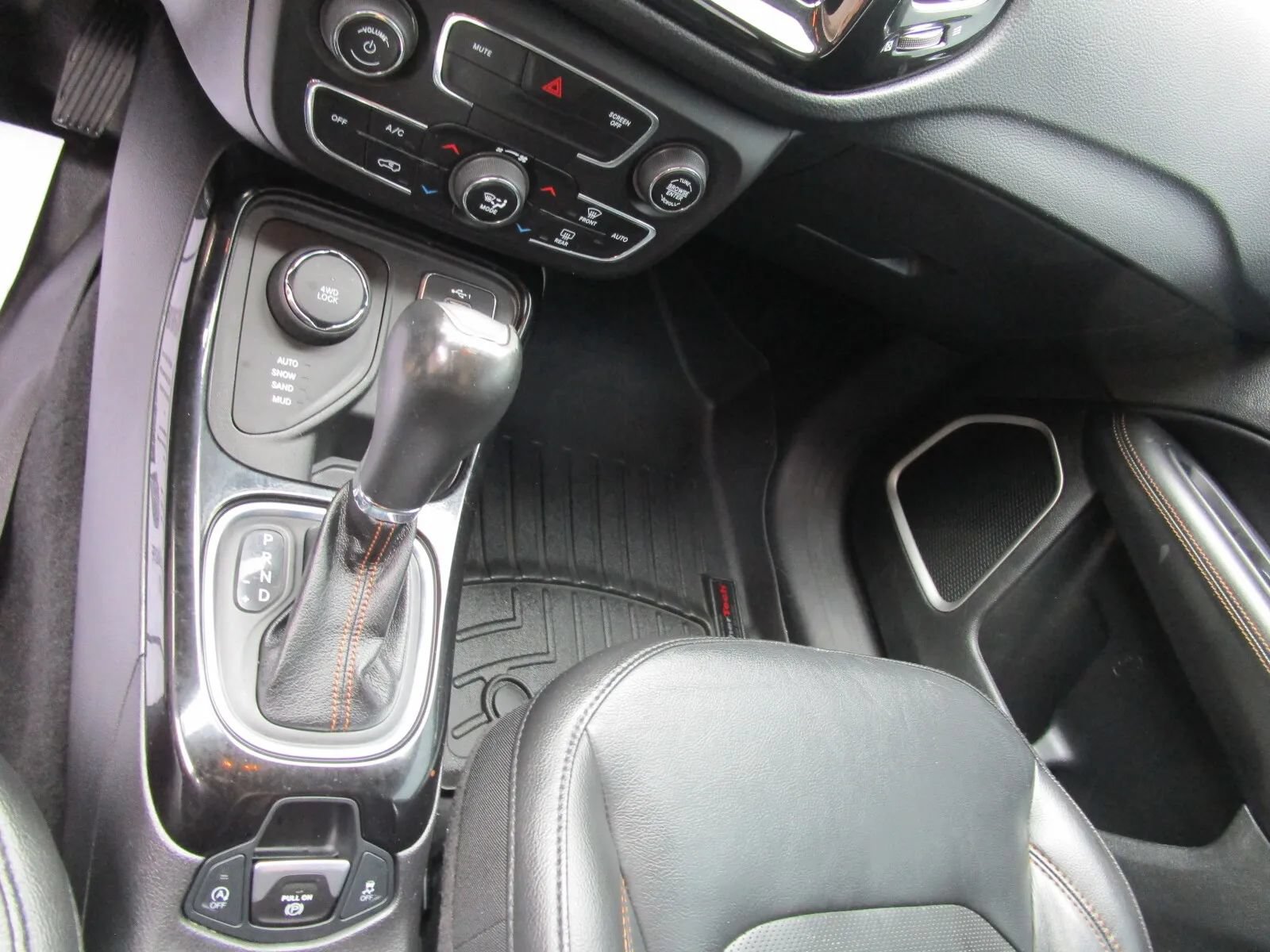 Used 2019 Jeep Compass Limited AWD/4WD image 19