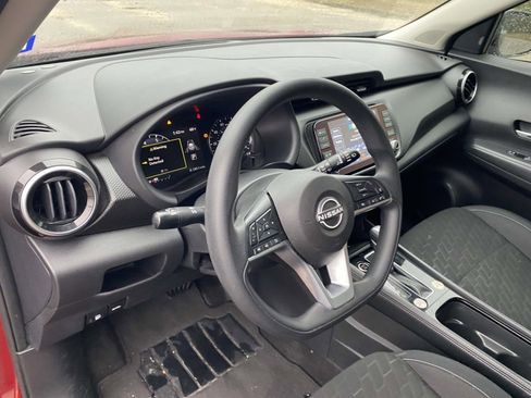 Used 2023 Nissan Kicks SV image 17