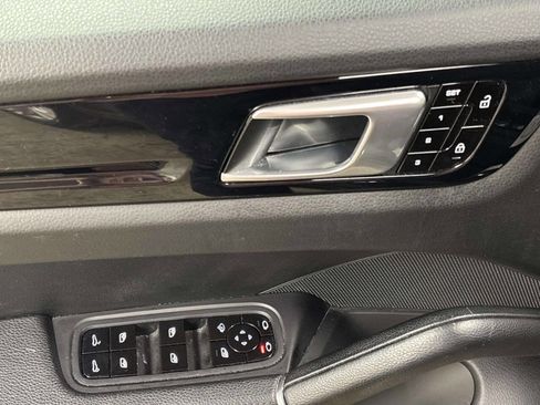 Used 2019 Porsche Cayenne S AWD/4WD image 30