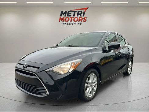 Used 2016 Scion iA image 7