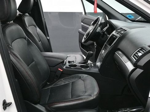 Used 2018 Ford Explorer Sport image 13