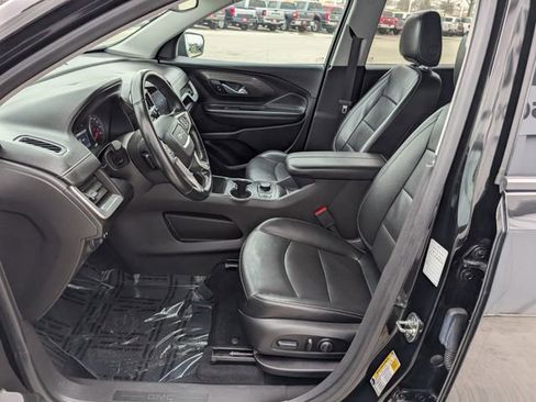 Used 2024 GMC Terrain SLT image 2