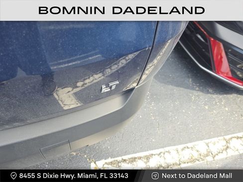 Used 2023 Chevrolet Traverse LT image 5