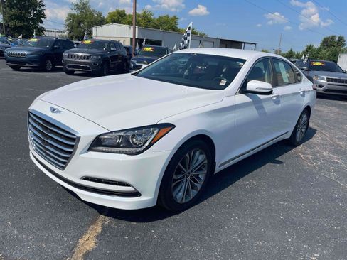 Used 2016 Hyundai Genesis 3.8 RWD image 3