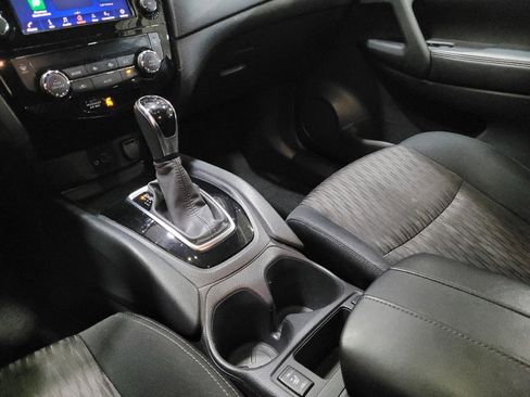 Used 2018 Nissan Rogue SV w/ Premium Package AWD/4WD image 26