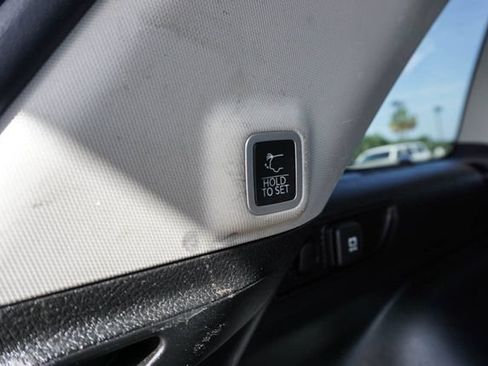 Used 2023 Jeep Grand Cherokee Limited AWD/4WD image 11