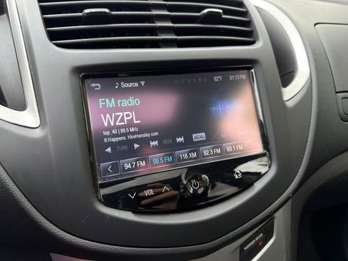 Used 2016 Chevrolet Trax LT w/ LT Sun and Sound Package FWD image 28