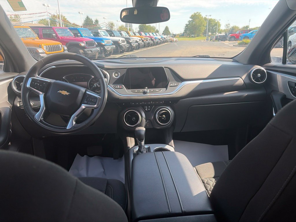 Used 2022 Chevrolet Blazer LT AWD/4WD image 17