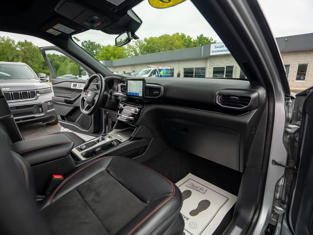 Used 2023 Ford Explorer ST-Line AWD/4WD image 23