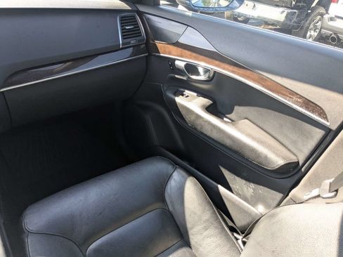 Used 2019 Volvo XC90 T6 Momentum w/ Advanced Package AWD/4WD image 18