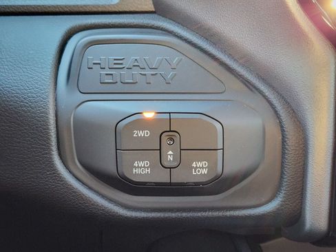 New 2025 RAM 2500 Big Horn AWD/4WD image 32