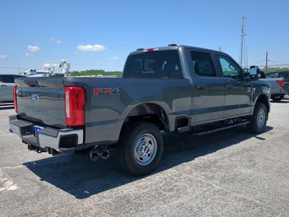 New 2026 Ford F250 XL w/ FX4 Off-Road Package