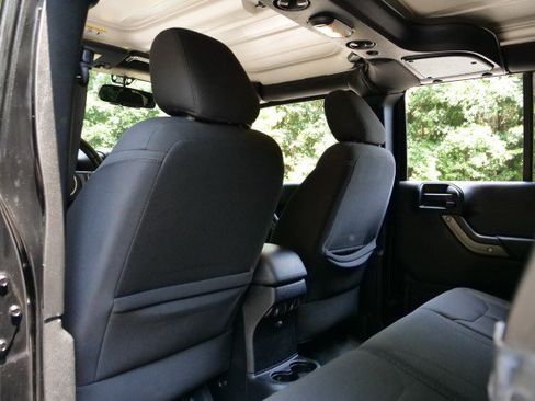 Used 2016 Jeep Wrangler Unlimited Sport w/ Quick Order Package 24S AWD/4WD image 30