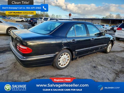 Used 2001 Mercedes-Benz E 320 4MATIC Sedan image 4