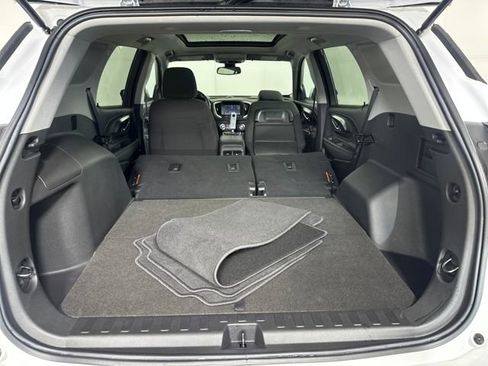 Used 2023 GMC Terrain SLE w/ Driver Convenience Package image 26