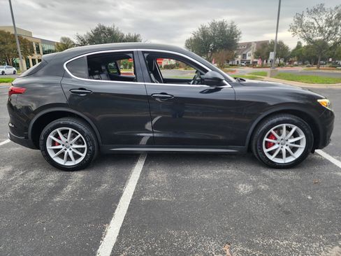 Used 2018 Alfa Romeo Stelvio Ti image 8