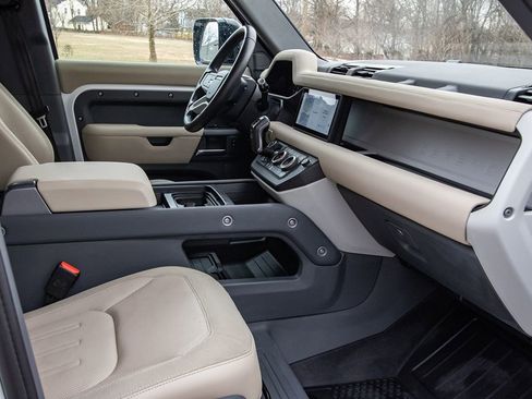 Used 2020 Land Rover Defender 110 S image 21