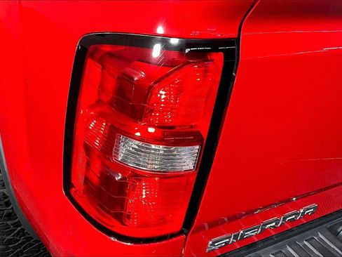 Used 2018 GMC Sierra 1500 SLE w/ SLE Value Package AWD/4WD image 27
