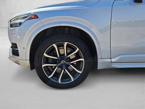 Used 2017 Volvo XC90 T6 Momentum w/ Vision Package image 9