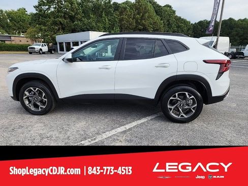 Used 2024 Chevrolet Trax LT image 11