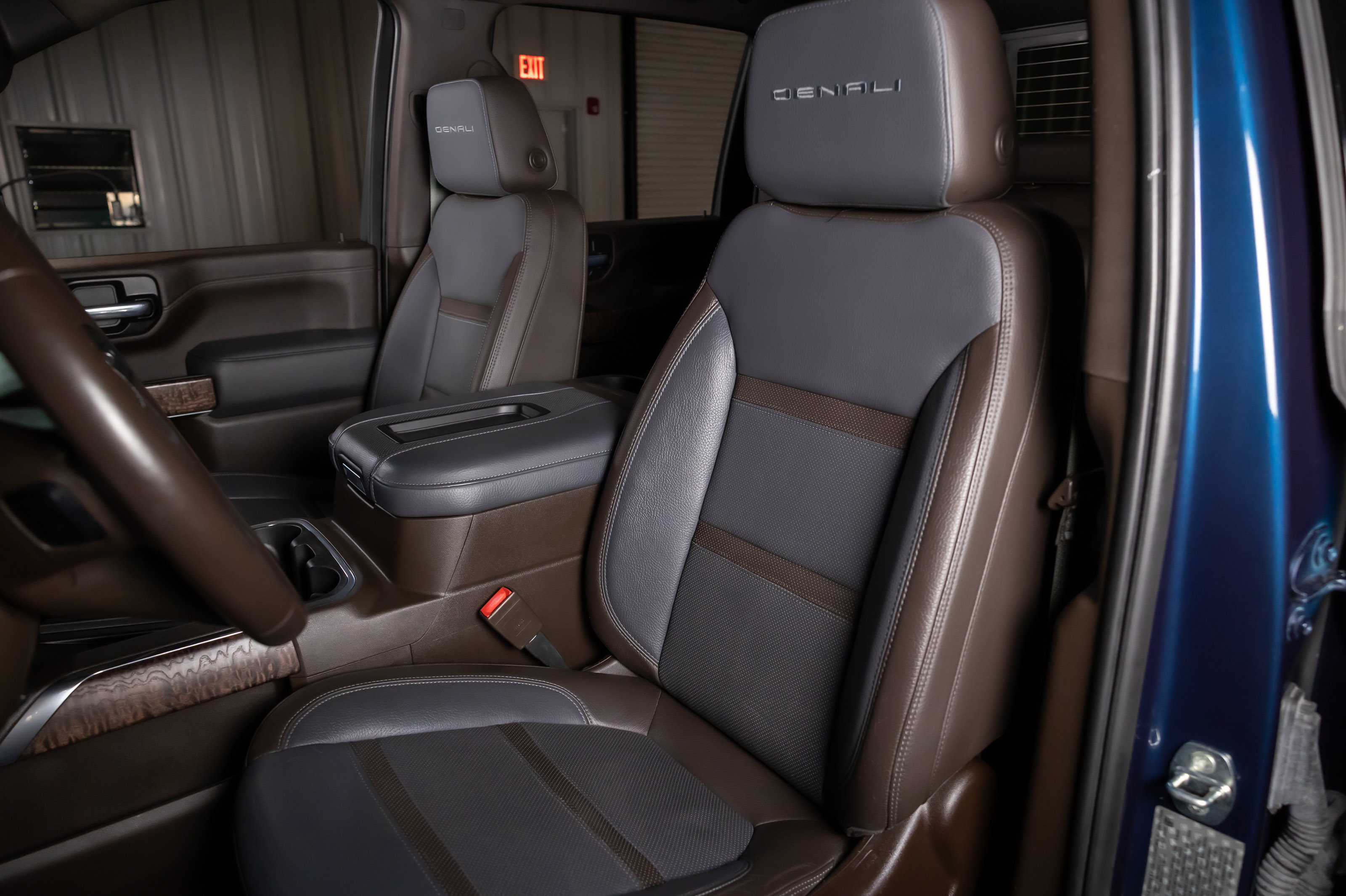 Used 2021 GMC Sierra 2500 Denali w/ Denali Ultimate Package AWD/4WD image 5