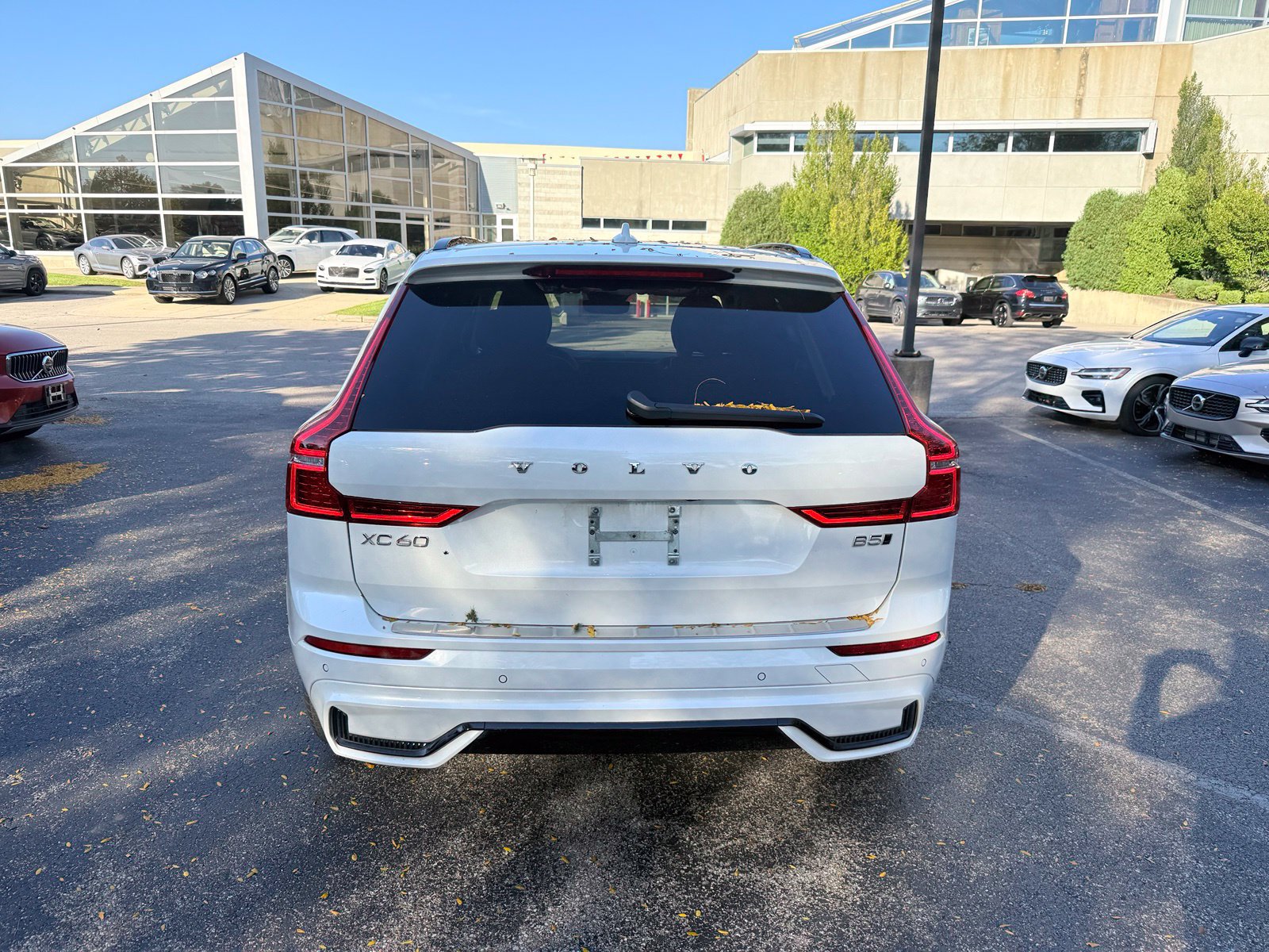 Used 2025 Volvo XC60 B5 Core w/ Protection Package Premier AWD/4WD image 7
