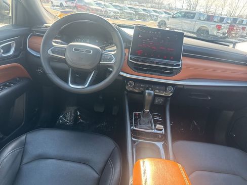 Used 2025 Jeep Compass Limited w/ Sun & Sound Group AWD/4WD image 6
