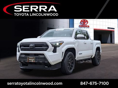 Used 2025 Toyota Tacoma SR5 AWD/4WD image 1