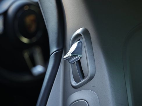 Certified 2019 Porsche 911 Carrera 4S image 23