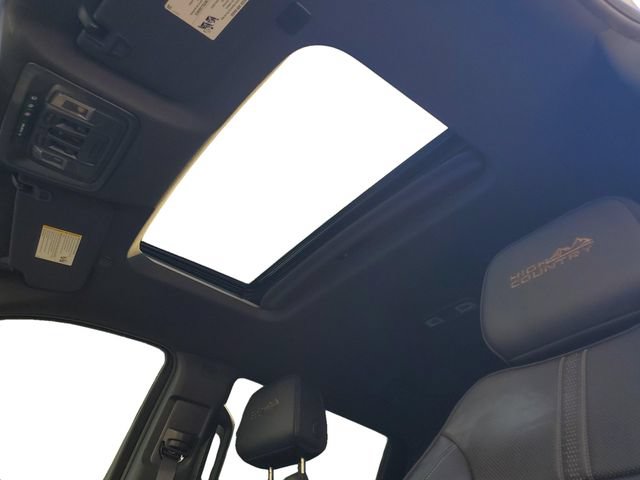 Used 2025 Chevrolet Silverado 3500 High Country w/ High Country Premium Package AWD/4WD image 7