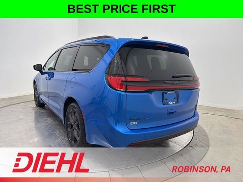 New 2026 Chrysler Pacifica Select FWD image 5