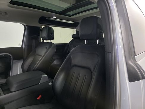 Used 2022 Land Rover Defender 90 S image 13
