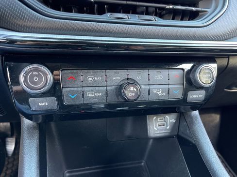 Certified 2025 Jeep Compass Trailhawk image 12