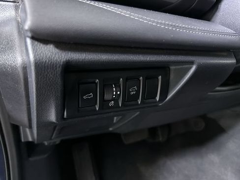 Used 2023 Subaru Outback Touring XT AWD/4WD image 18