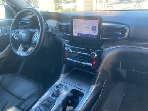 Used 2023 Ford Explorer Limited image 7