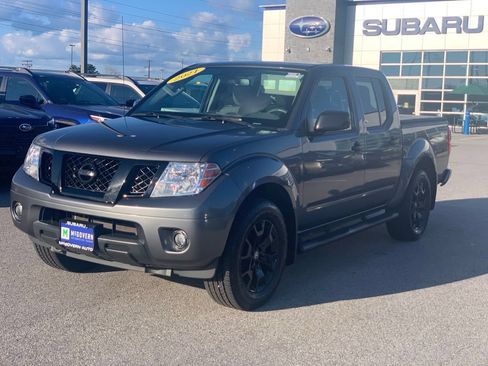 Used 2021 Nissan Frontier SV w/ Midnight Edition Floor Mats AWD/4WD image 3