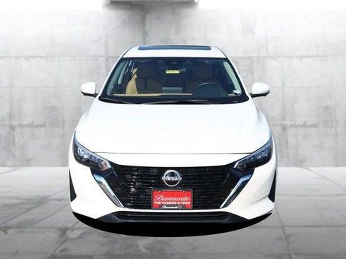 Used 2024 Nissan Sentra SV w/ SV Premium Package FWD image 4