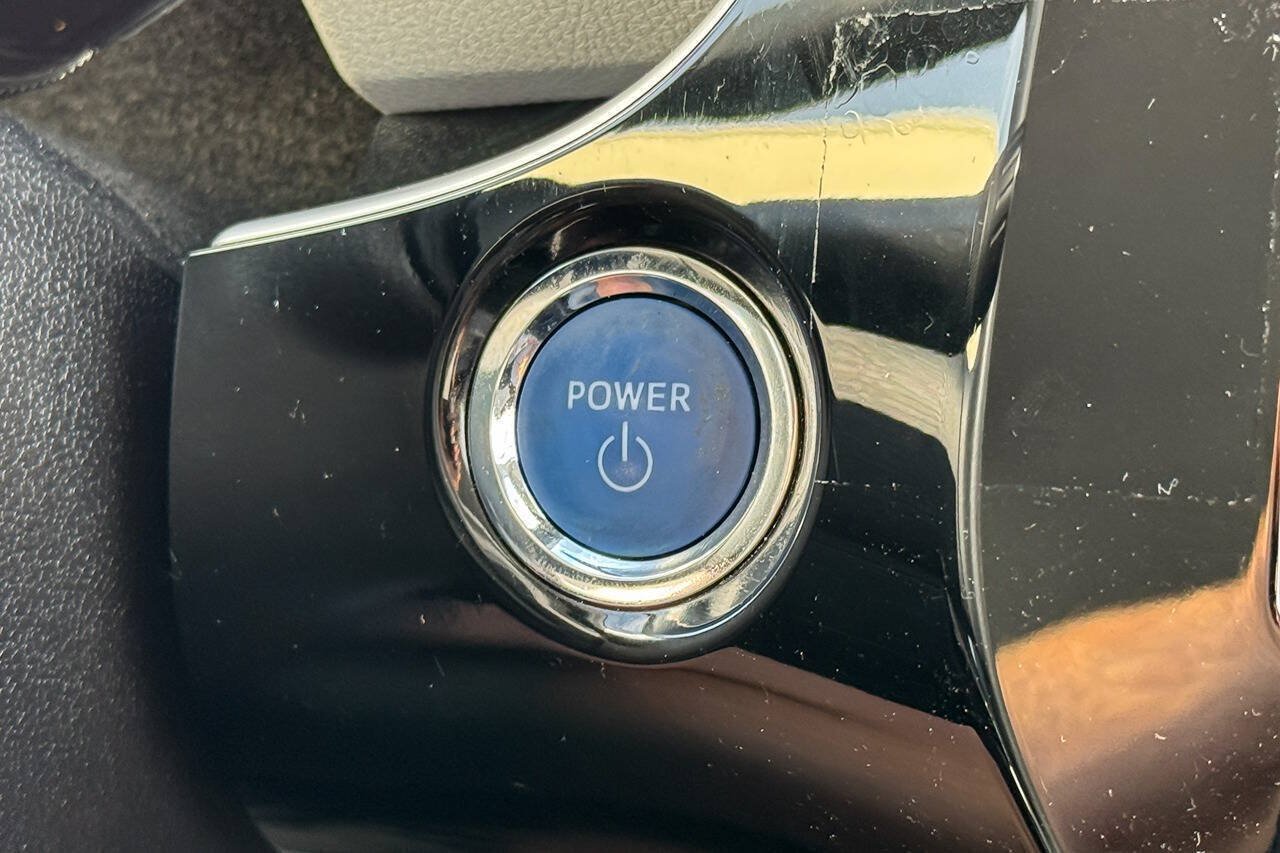 Used 2019 Toyota Prius LE FWD image 22