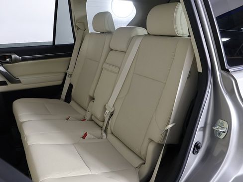 Used 2023 Lexus GX 460 Premium image 35